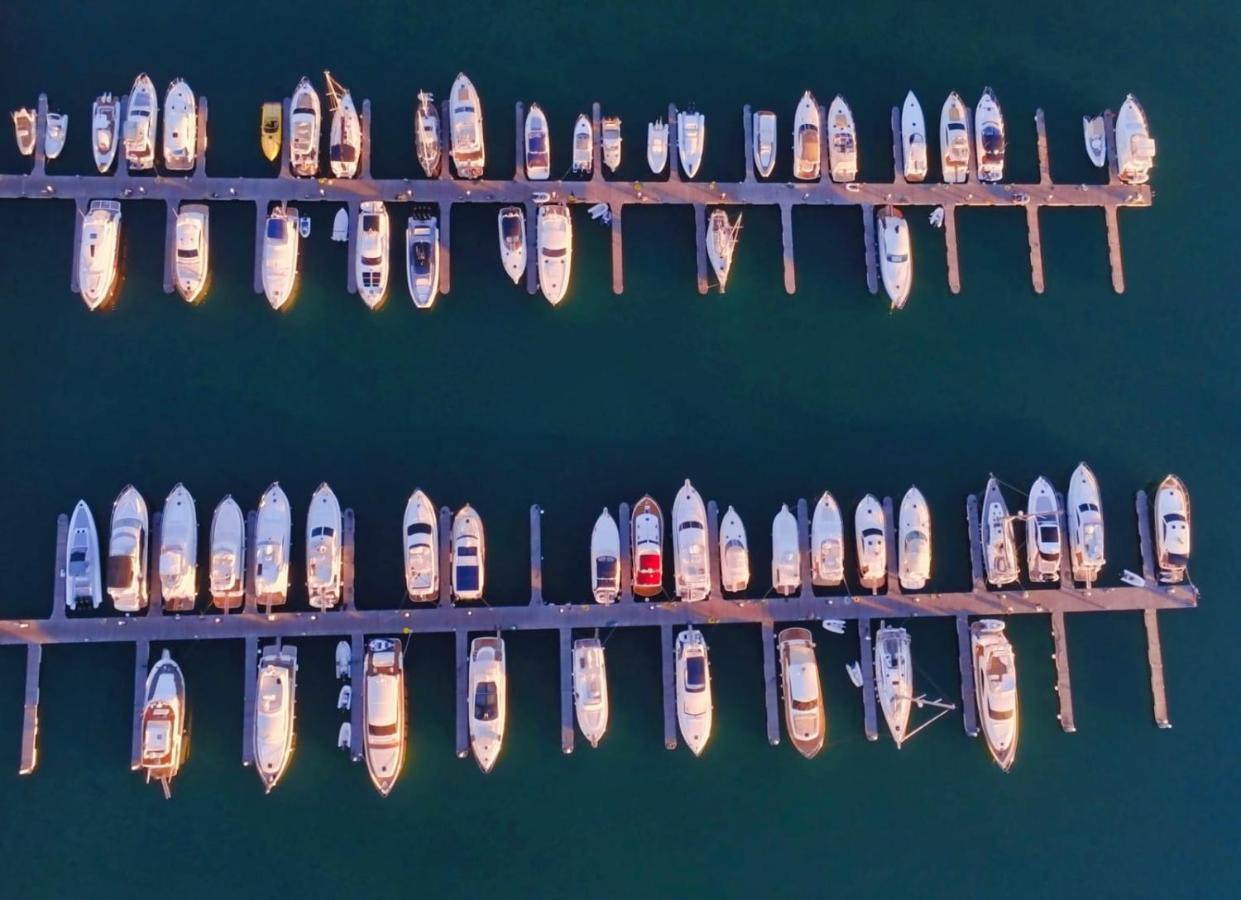 Marina Del Gargano Houseboat Hotel Manfredónia Exterior foto