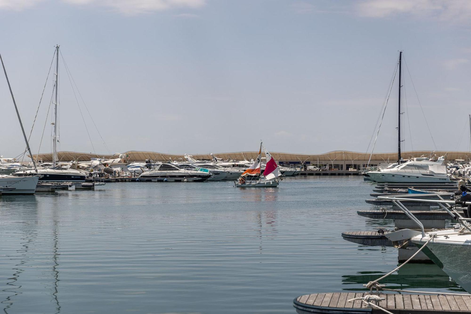 Marina Del Gargano Houseboat Hotel Manfredónia Exterior foto