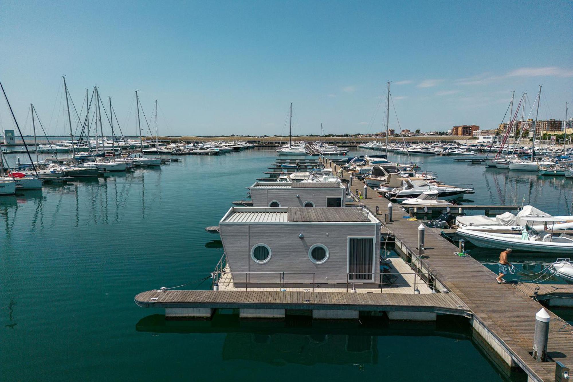 Marina Del Gargano Houseboat Hotel Manfredónia Exterior foto