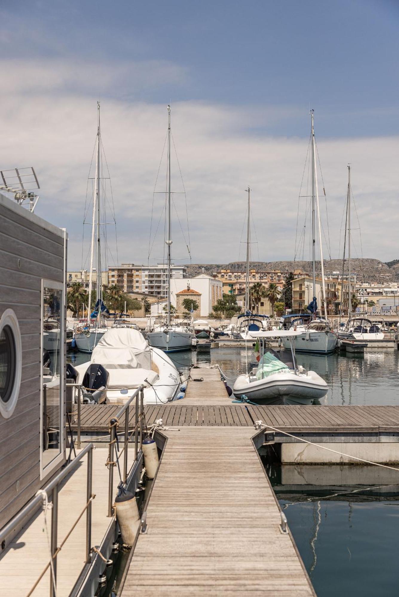 Marina Del Gargano Houseboat Hotel Manfredónia Exterior foto