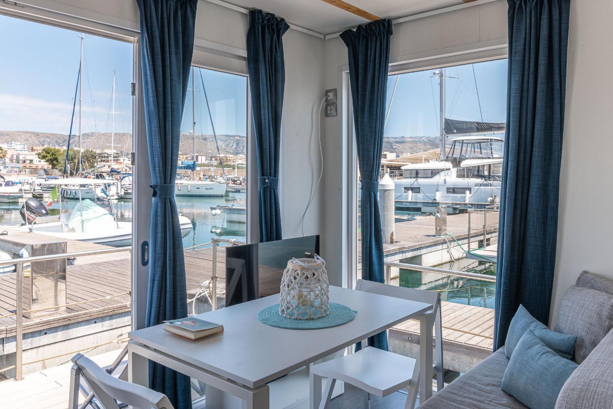 Marina Del Gargano Houseboat Hotel Manfredónia Exterior foto