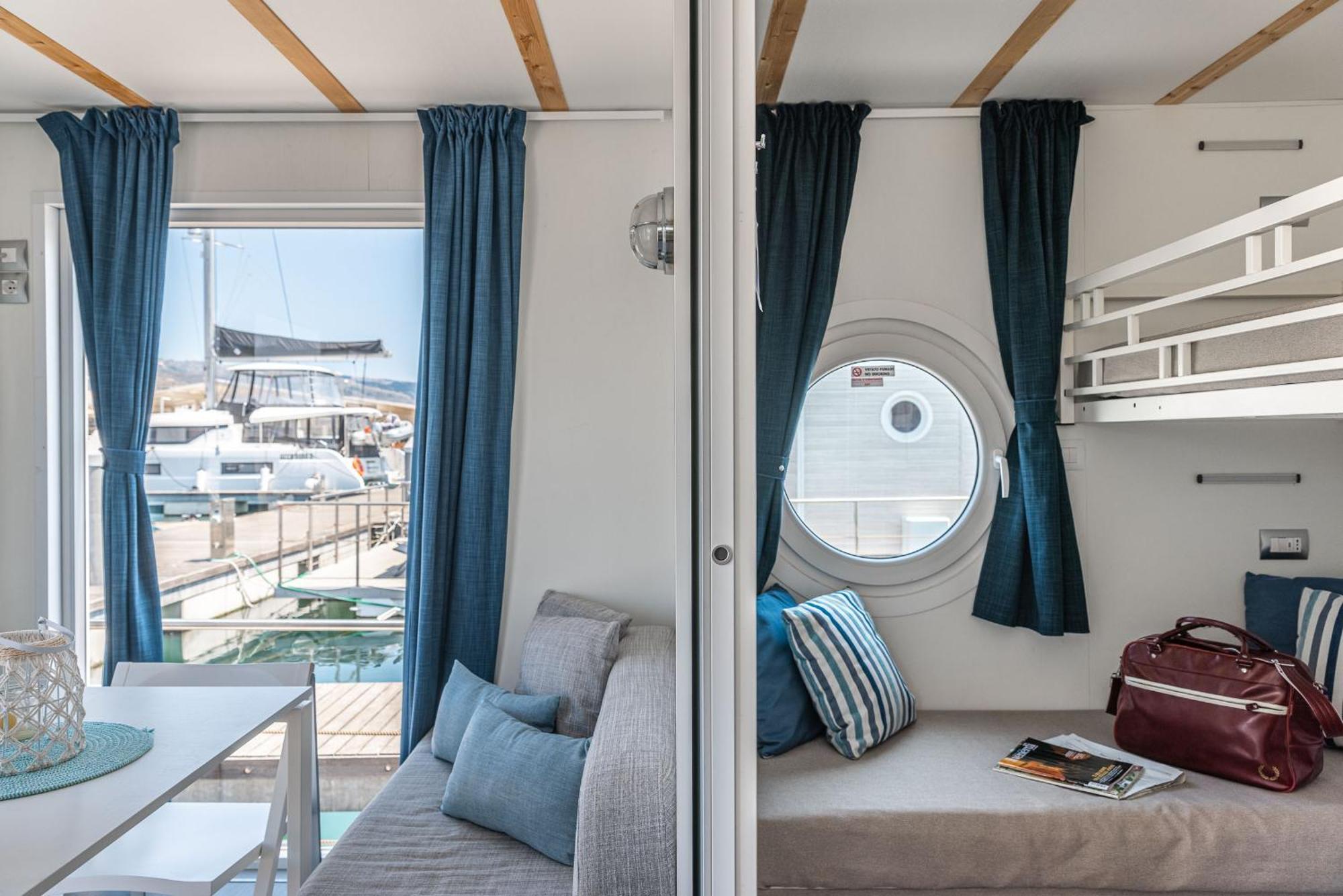 Marina Del Gargano Houseboat Hotel Manfredónia Exterior foto